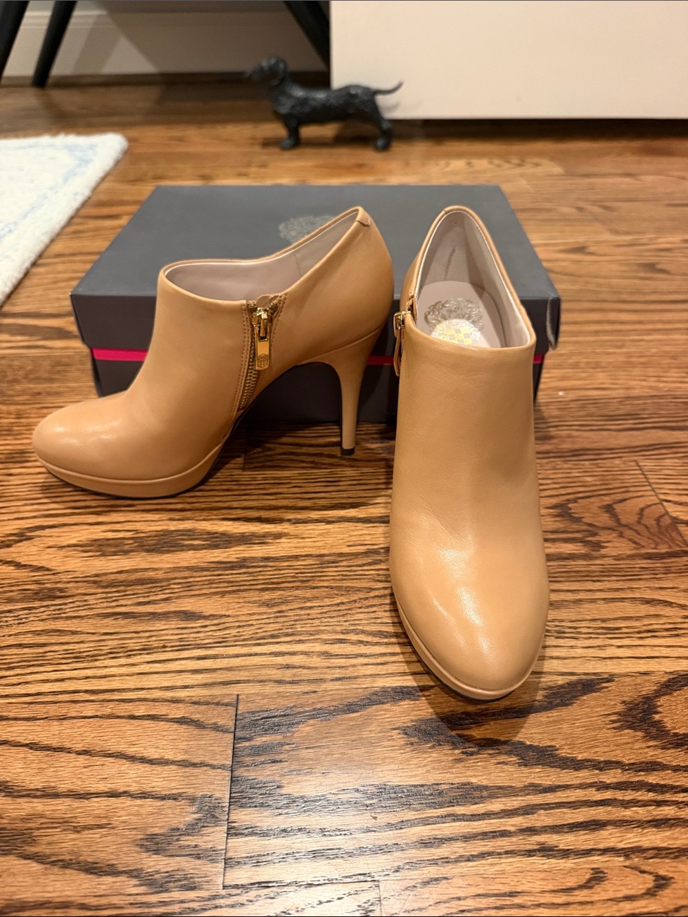Vince Camuto Elvin Caramel Tan Nappa Leather High-Heel Ankle Booties Size 7 New